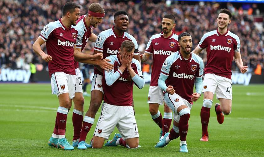 NBA重罚杰伦・布朗！怒喷裁判遭罚35万，罚球差距引发热议