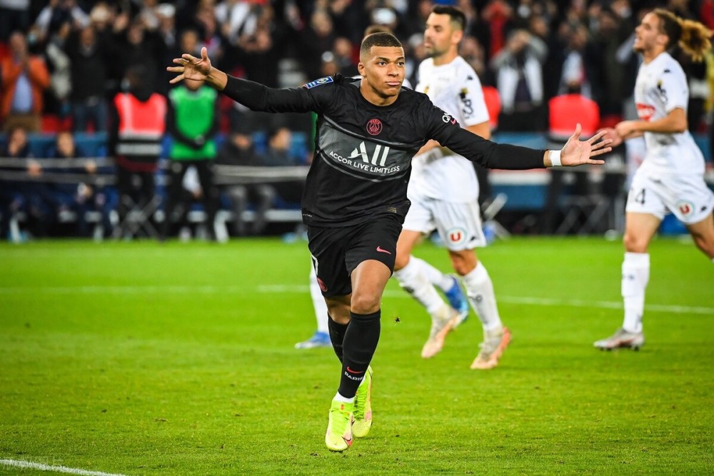 龙潮破界，怪无止境！《归龙潮》角逐2023金翎奖！